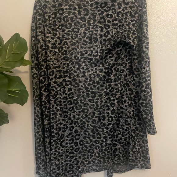 Grey cheetah cardigan - Picture 2 of 4